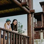 Klen Family Mykulychyn