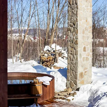 Klen Family Holiday home Mykulychyn